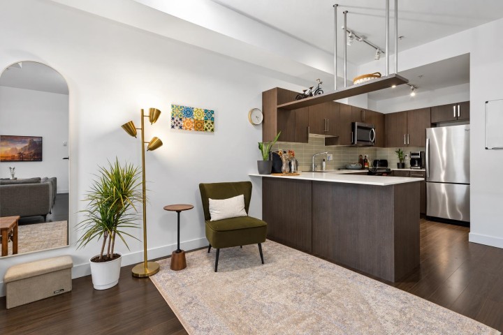 Photo 6 at 881 Salsbury Drive, Hastings, Vancouver East
