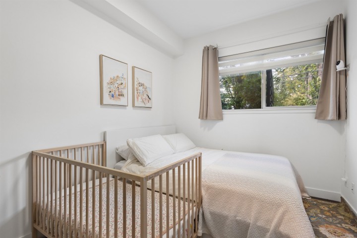 Photo 12 at 881 Salsbury Drive, Hastings, Vancouver East