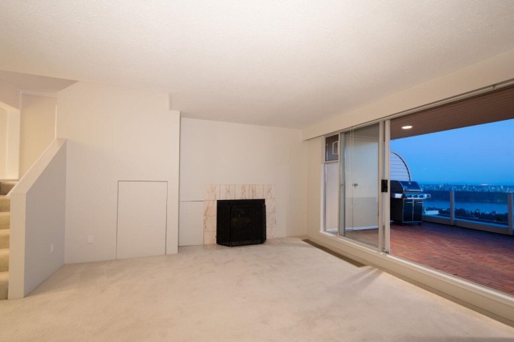 Photo 6 at 210 - 2274 Folkestone Way, Panorama Village, West Vancouver