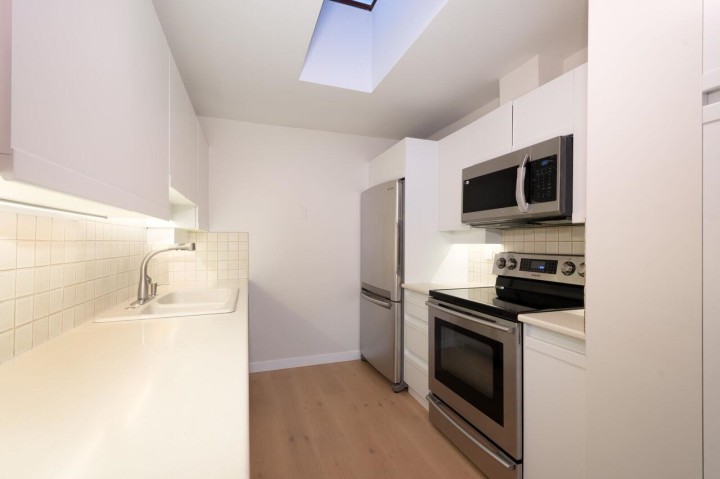 Photo 12 at 210 - 2274 Folkestone Way, Panorama Village, West Vancouver