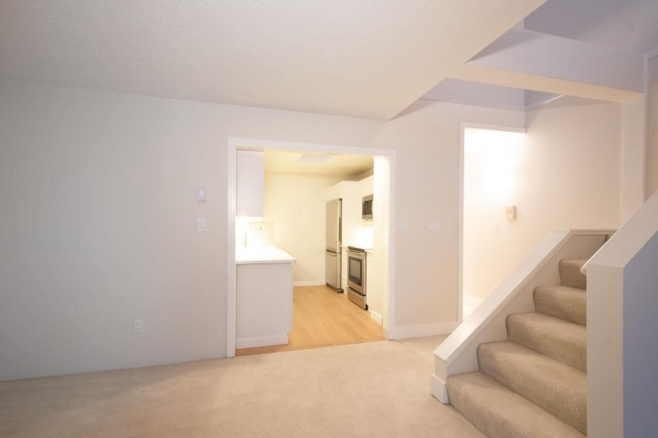 Photo 11 at 210 - 2274 Folkestone Way, Panorama Village, West Vancouver