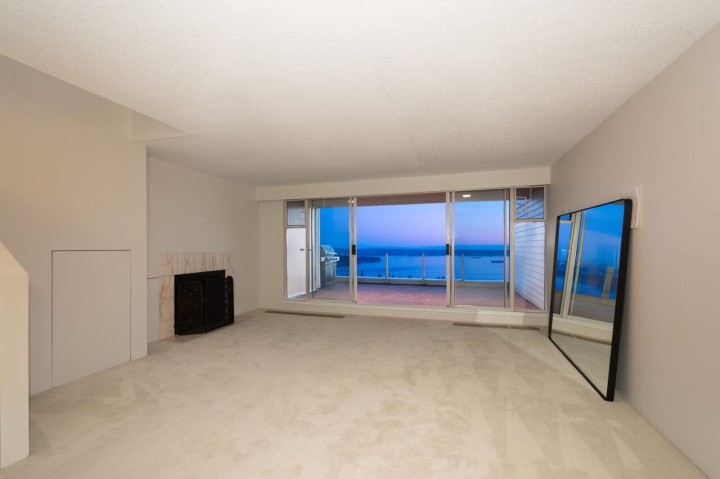 Photo 4 at 210 - 2274 Folkestone Way, Panorama Village, West Vancouver