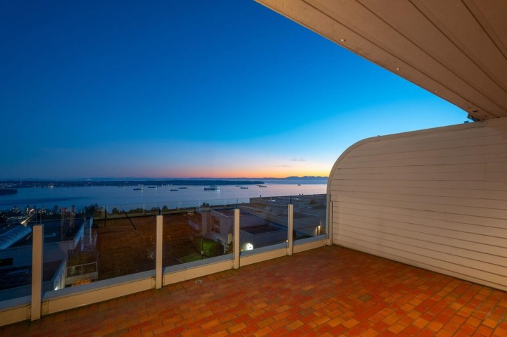 Photo 8 at 210 - 2274 Folkestone Way, Panorama Village, West Vancouver