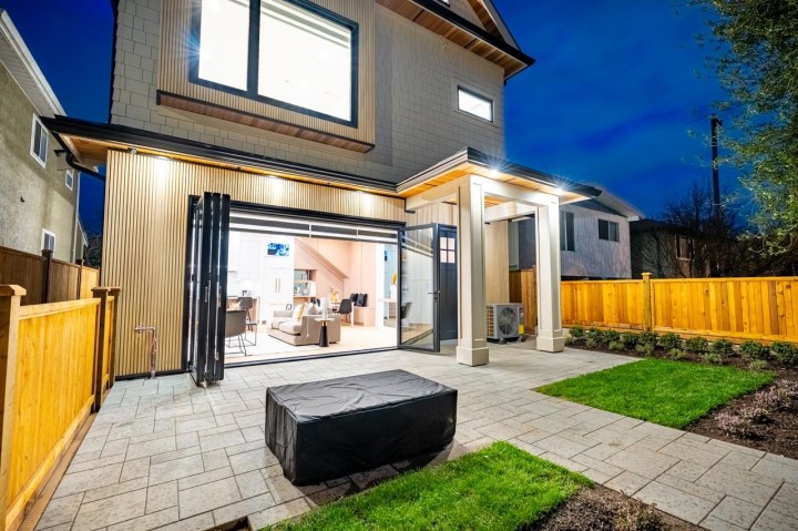 Photo 17 at 1 - 5355 Inverness Street, Knight, Vancouver East