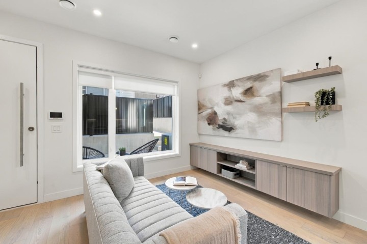 Photo 10 at 1 - 3183 Graveley Street, Renfrew VE, Vancouver East