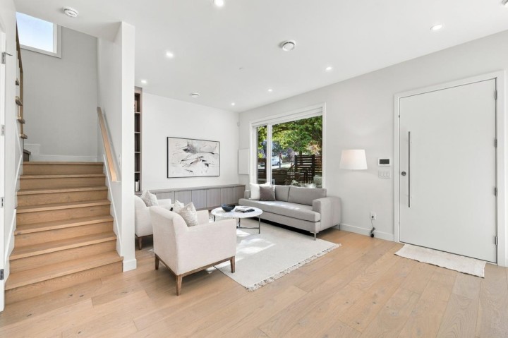 Photo 6 at 1 - 3185 Graveley Street, Renfrew VE, Vancouver East