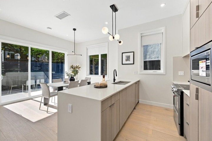 Photo 17 at 1 - 3185 Graveley Street, Renfrew VE, Vancouver East