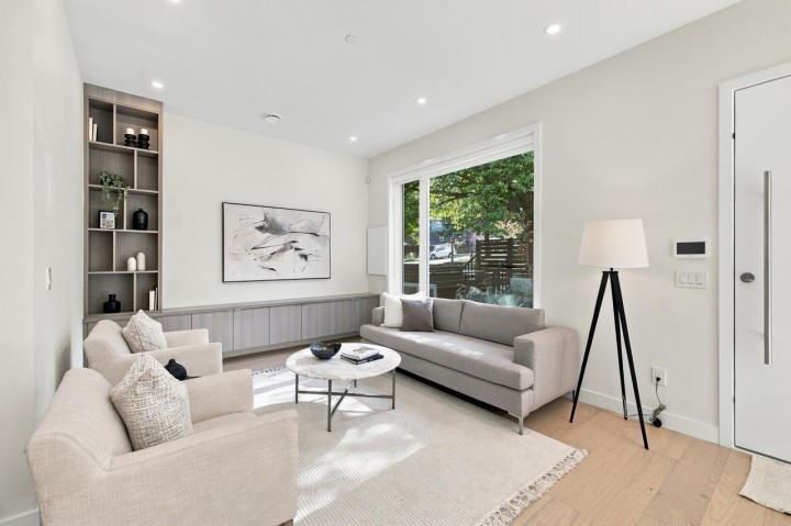 Photo 7 at 1 - 3185 Graveley Street, Renfrew VE, Vancouver East
