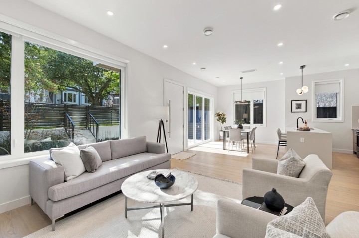 Photo 9 at 1 - 3185 Graveley Street, Renfrew VE, Vancouver East