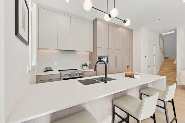 Photo 14 at 1 - 3185 Graveley Street, Renfrew VE, Vancouver East