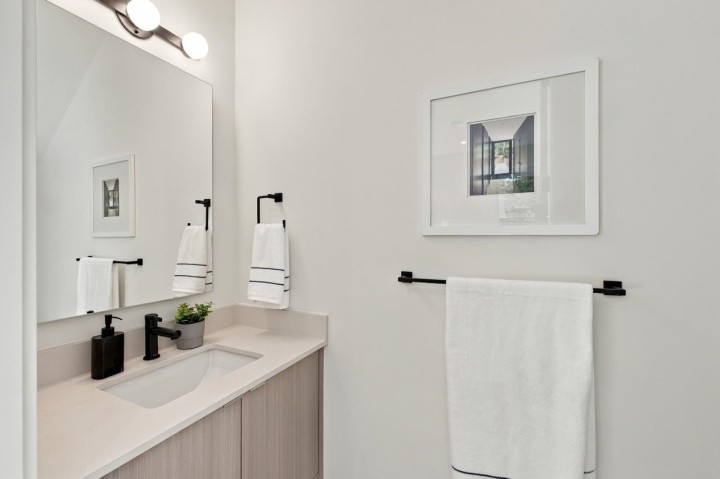 Photo 18 at 1 - 3185 Graveley Street, Renfrew VE, Vancouver East