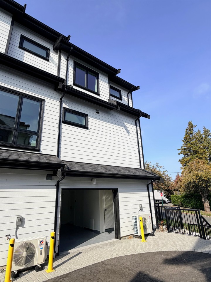 Photo 13 at 1402 E 18th Avenue, Knight, Vancouver East