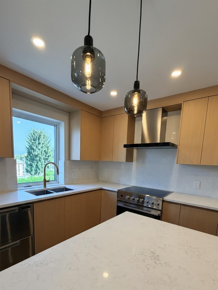Photo 5 at 1402 E 18th Avenue, Knight, Vancouver East
