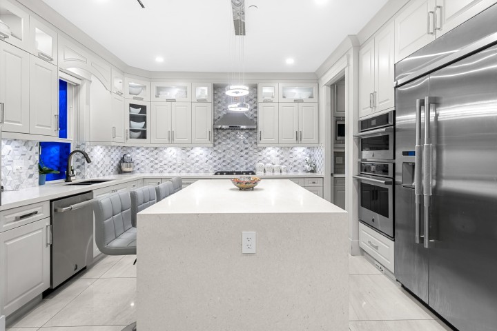 Photo 12 at 6970 Inverness Street, South Vancouver, Vancouver East