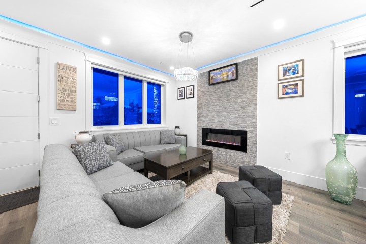 Photo 3 at 6970 Inverness Street, South Vancouver, Vancouver East