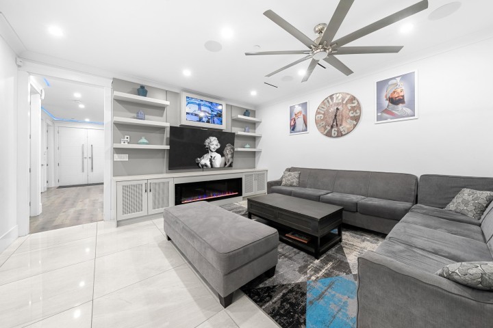 Photo 10 at 6970 Inverness Street, South Vancouver, Vancouver East