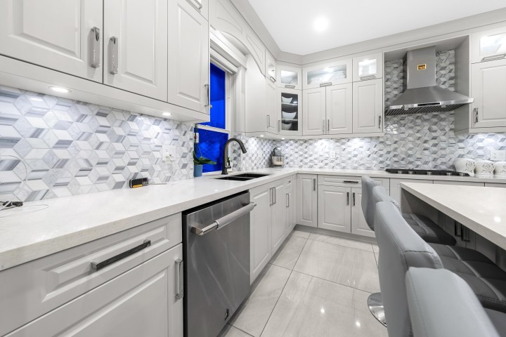 Photo 15 at 6970 Inverness Street, South Vancouver, Vancouver East