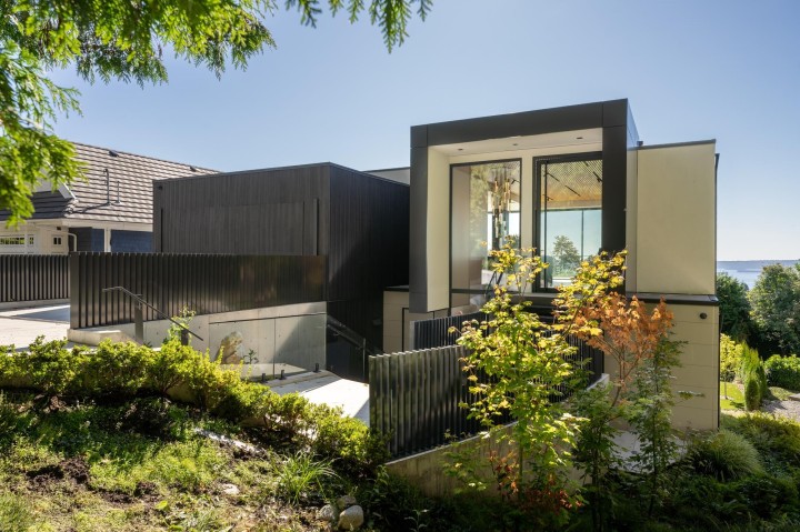 Photo 1 at 2484 Ottawa Avenue, Dundarave, West Vancouver