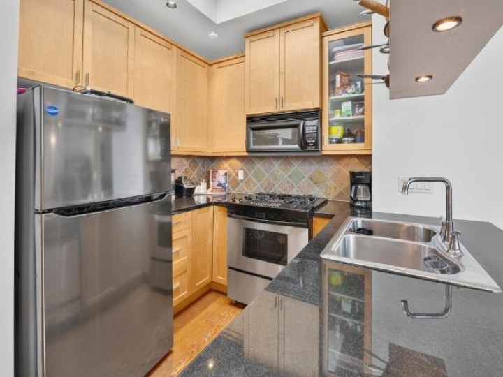 Photo 9 at 418 - 2515 Ontario Street, Mount Pleasant VW, Vancouver West