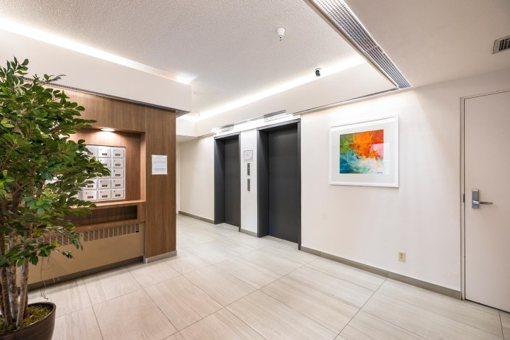 Photo 27 at 703 - 1737 Duchess Avenue, Ambleside, West Vancouver