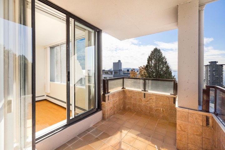 Photo 22 at 703 - 1737 Duchess Avenue, Ambleside, West Vancouver