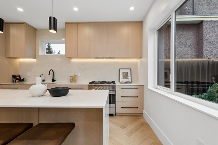 Photo 2 at 1 - 3639 E 46th Avenue, Killarney VE, Vancouver East