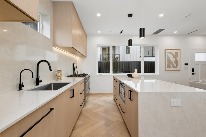 Photo 4 at 1 - 3639 E 46th Avenue, Killarney VE, Vancouver East