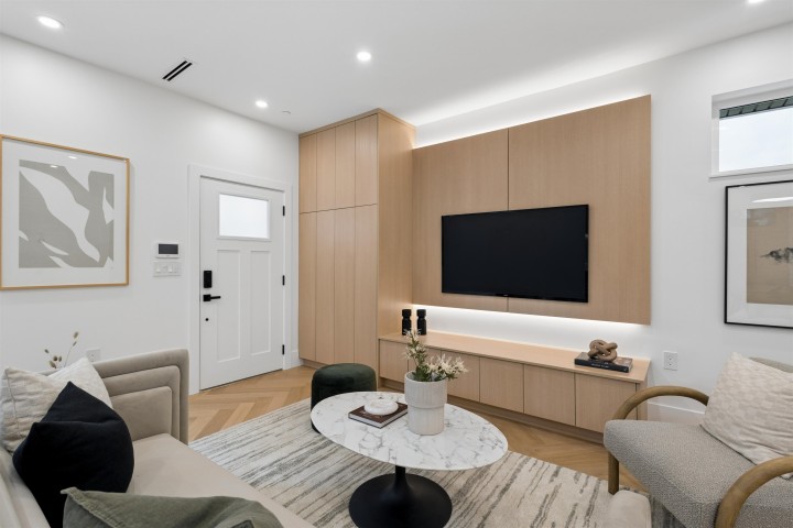 Photo 8 at 1 - 3639 E 46th Avenue, Killarney VE, Vancouver East
