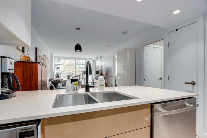 Photo 3 at 207 - 1618 Quebec Street, Mount Pleasant VE, Vancouver East