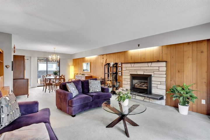 Photo 3 at 2412 E 40th Avenue, Collingwood VE, Vancouver East