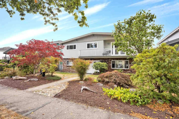 Photo 1 at 2412 E 40th Avenue, Collingwood VE, Vancouver East