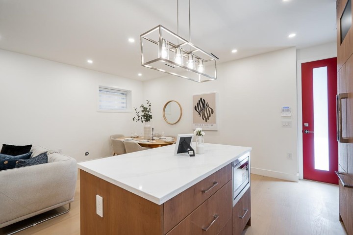 Photo 16 at 2 - 1845 E 51st Avenue, Killarney VE, Vancouver East