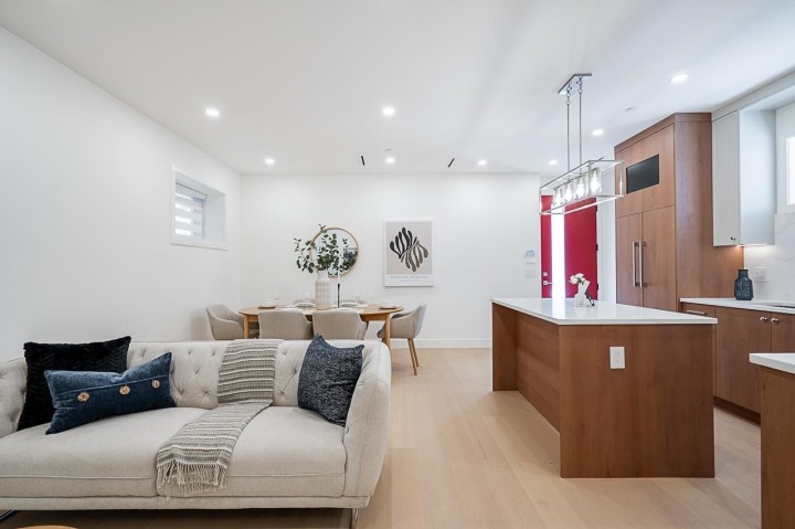 Photo 7 at 2 - 1845 E 51st Avenue, Killarney VE, Vancouver East