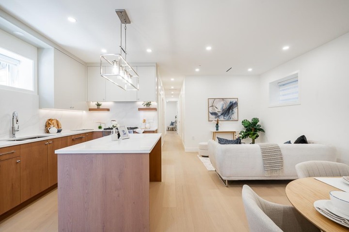 Photo 5 at 2 - 1845 E 51st Avenue, Killarney VE, Vancouver East