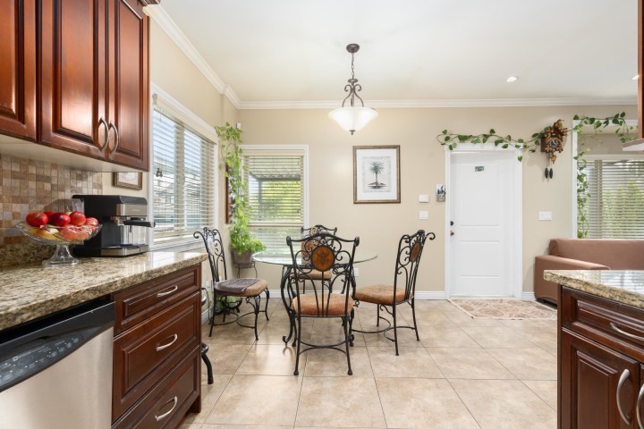 Photo 12 at 36 E 54 Avenue, South Vancouver, Vancouver East