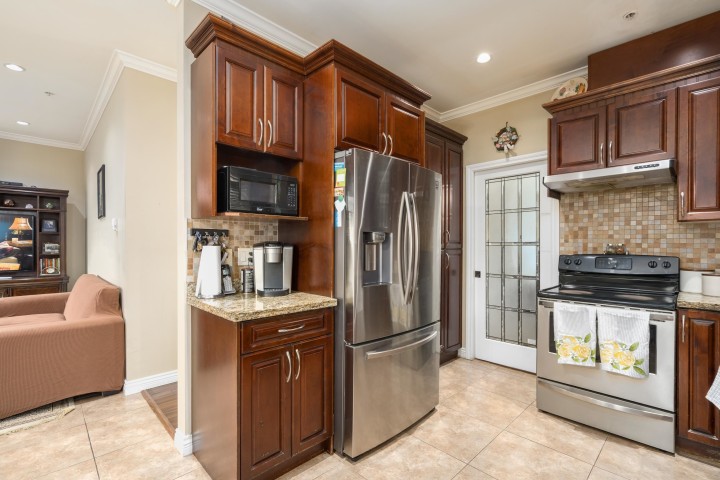 Photo 10 at 36 E 54 Avenue, South Vancouver, Vancouver East