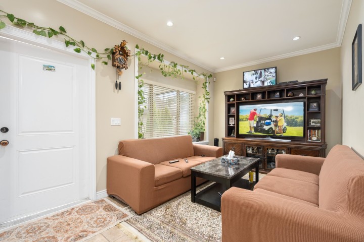 Photo 14 at 36 E 54 Avenue, South Vancouver, Vancouver East