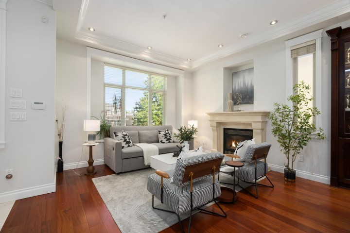 Photo 2 at 6387 Prince Albert Street, Fraser VE, Vancouver East