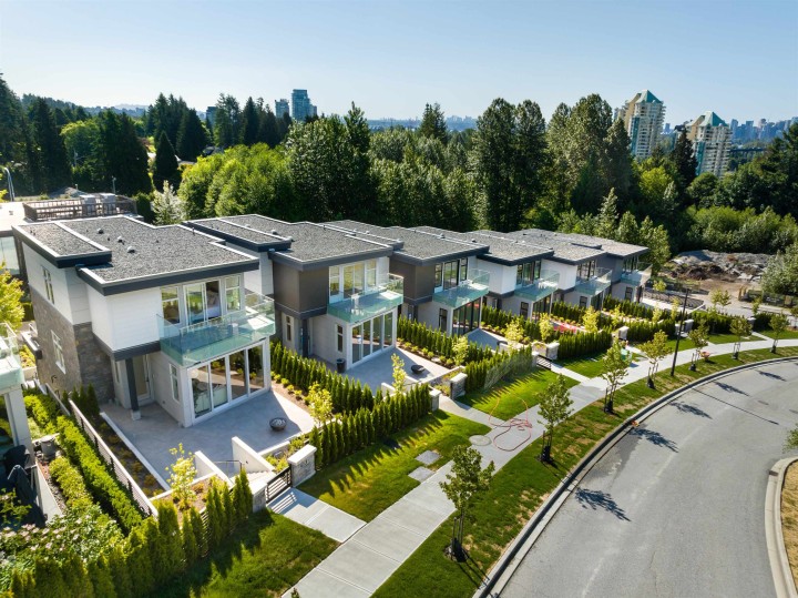 Photo 3 at 592 Arthur Erickson Place, Park Royal, West Vancouver
