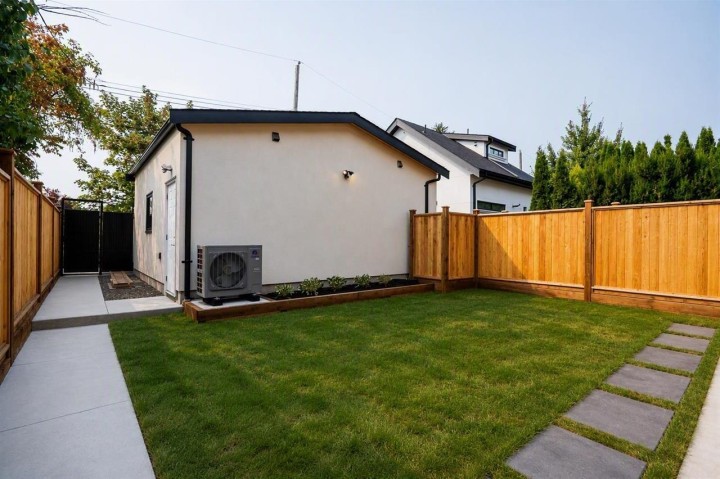 Photo 29 at 2 - 456 38th Avenue, Fraser VE, Vancouver East