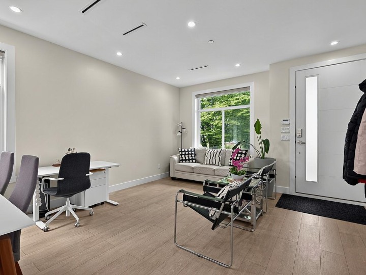 Photo 5 at 636 Cassiar Street, Renfrew VE, Vancouver East