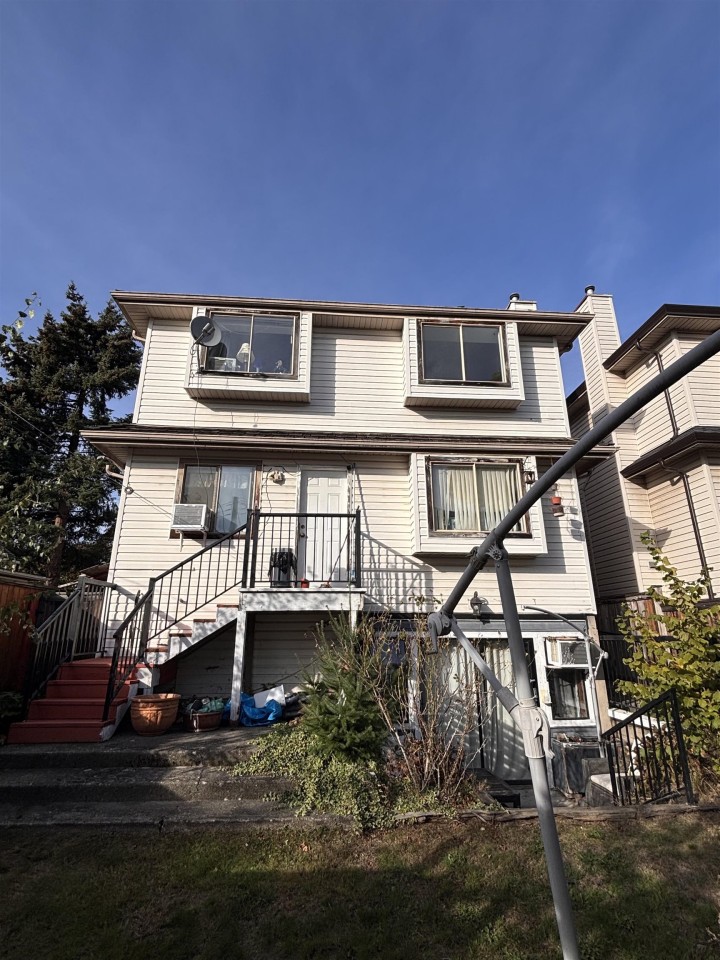 Photo 2 at 1438 W 64th Avenue, Marpole, Vancouver West