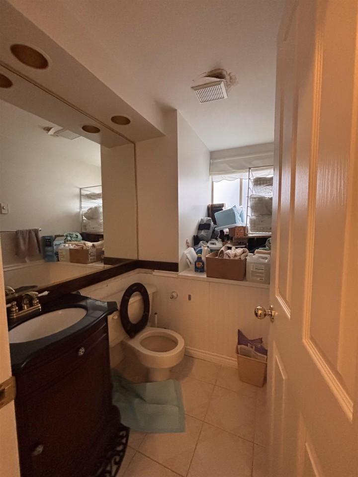 Photo 13 at 1438 W 64th Avenue, Marpole, Vancouver West