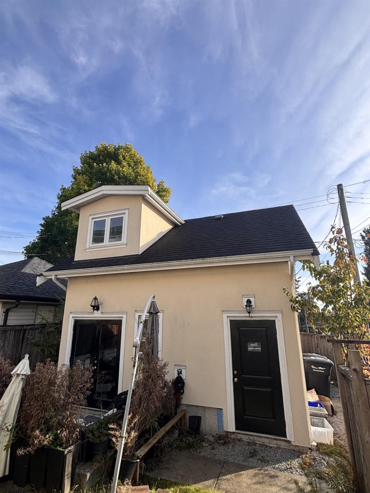 Photo 3 at 1438 W 64th Avenue, Marpole, Vancouver West