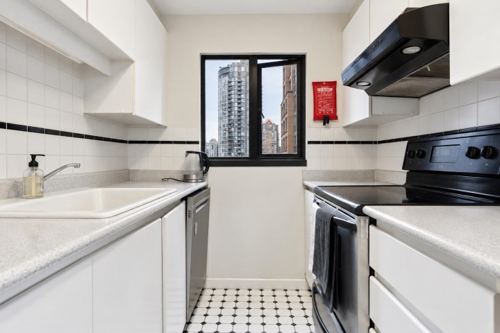 Photo 6 at 1405 - 1155 Homer Street, Yaletown, Vancouver West