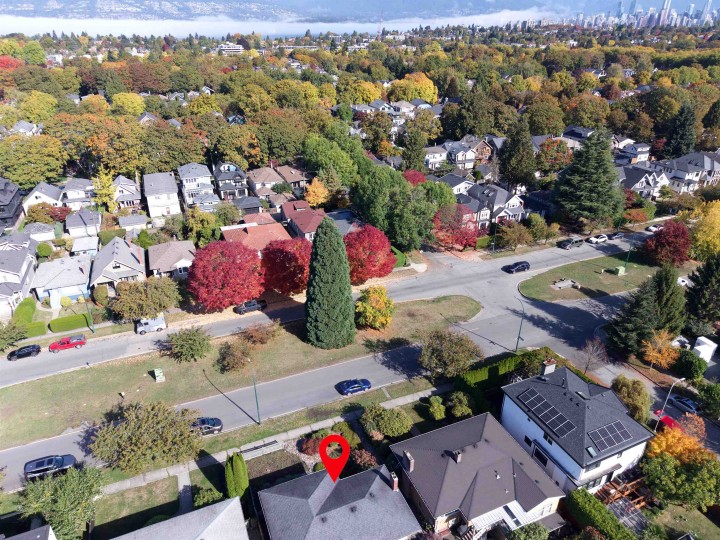 Photo 4 at 3232 W 16th Avenue, Arbutus, Vancouver West