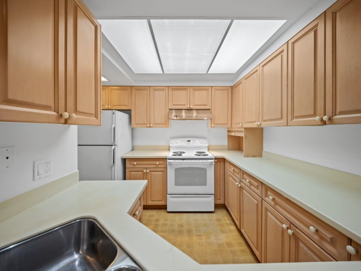 Photo 7 at 106 - 4900 Cartier Street, Shaughnessy, Vancouver West