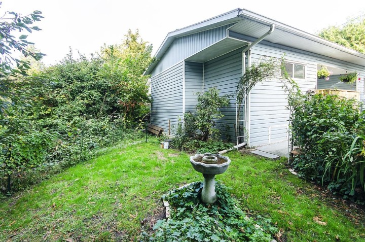 Photo 23 at 227 Tomahawk Avenue, Park Royal, West Vancouver