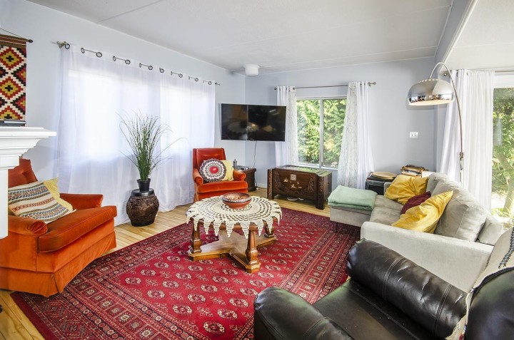Photo 2 at 227 Tomahawk Avenue, Park Royal, West Vancouver