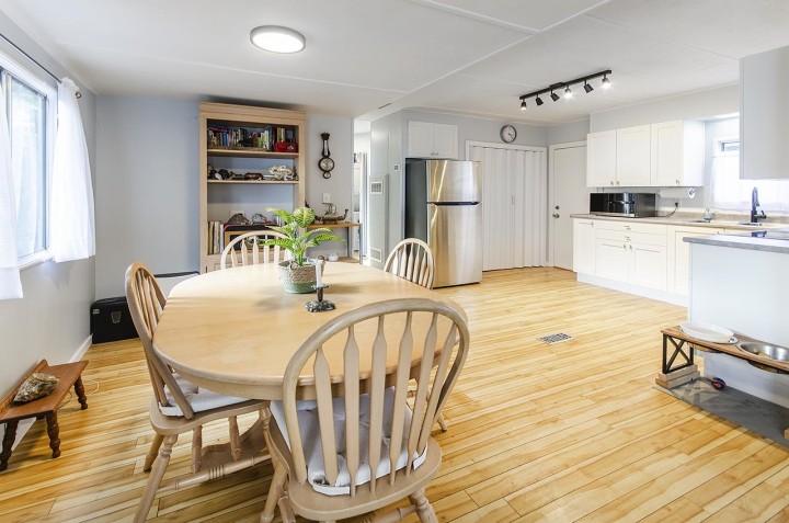 Photo 6 at 227 Tomahawk Avenue, Park Royal, West Vancouver
